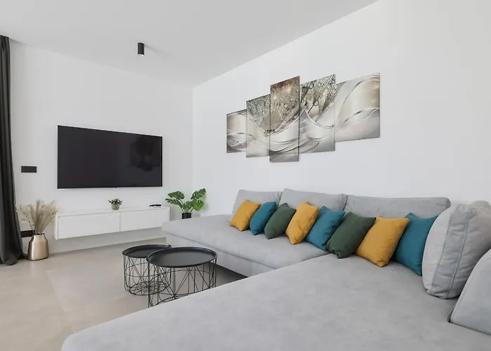 Magic Sky I Villa Pasman